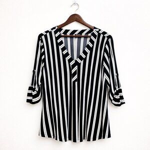 Torrid Black White Striped Tunic Top Stretch Blouse Size 1 Flowy Casual Work